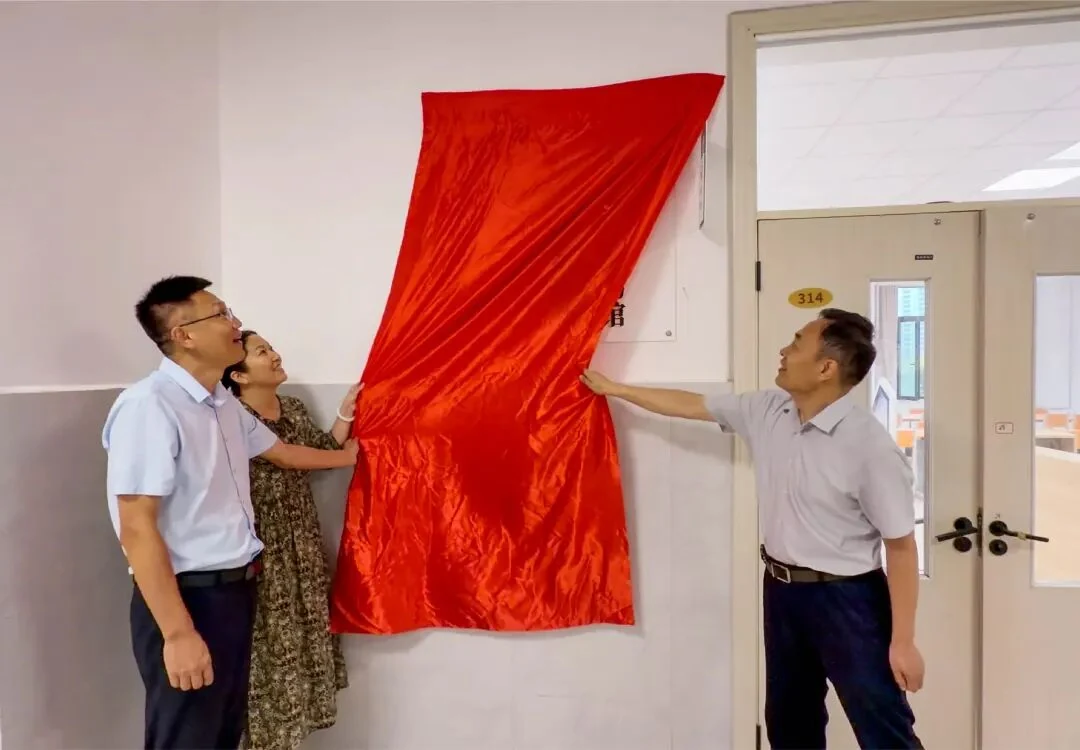 1787909084746715.webp 图片