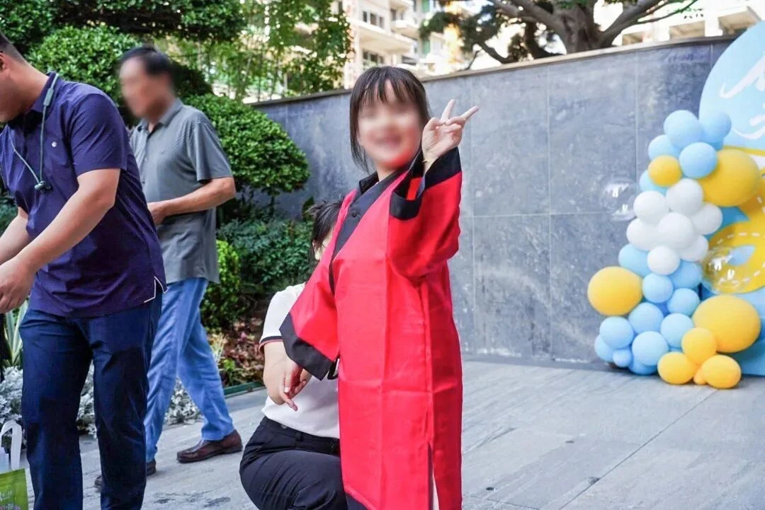 1788328105388579.webp 图片
